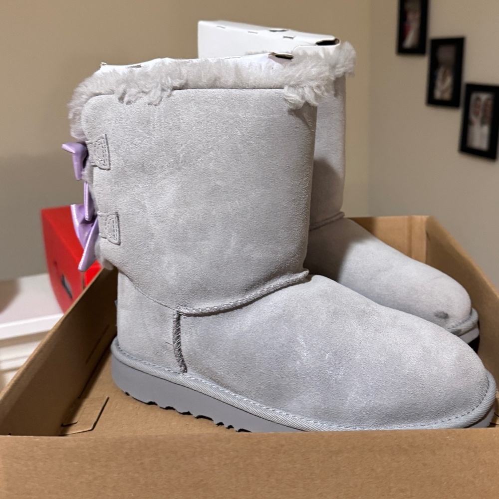 Ugg girls boots